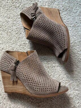 Lucky Brand Peep Toe Ankle Boots sz 6